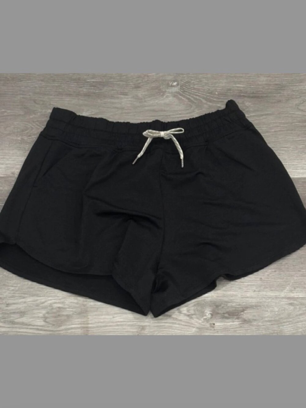 Vuori Halo 2.0 Performance Shorts Womens M Black Drawstring VW3062 Pocket Loun